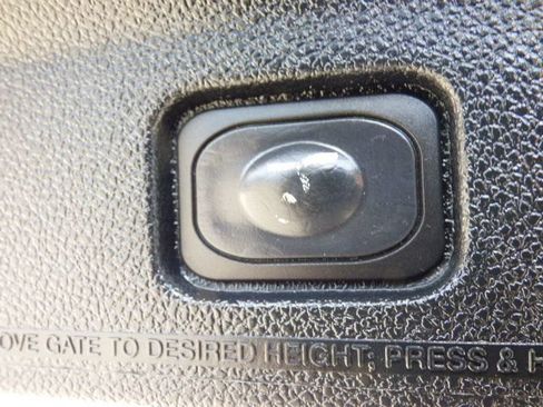 Used 2017 Ford Explorer Platinum AWD/4WD image 13