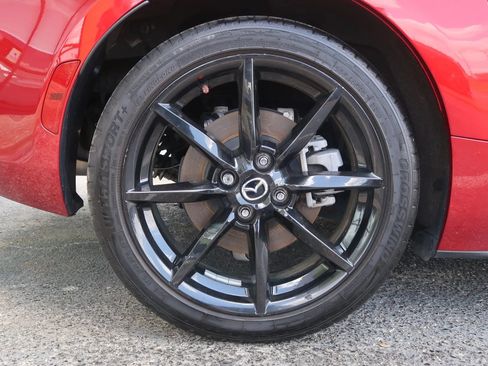 Used 2021 MAZDA MX-5 Miata Club RWD image 44