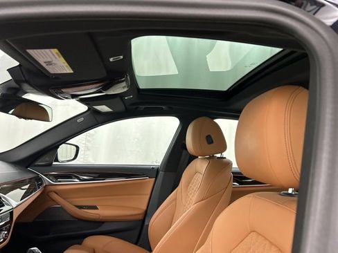 Used 2023 BMW 540i xDrive w/ M Sport Package image 23