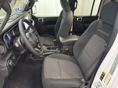 New 2026 Jeep Gladiator Mojave image 4