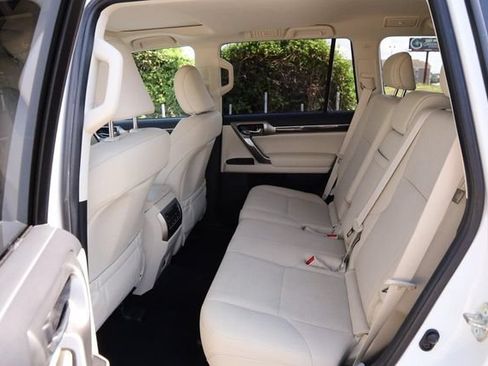 Used 2022 Lexus GX 460 Premium w/ Premium Package AWD/4WD image 11