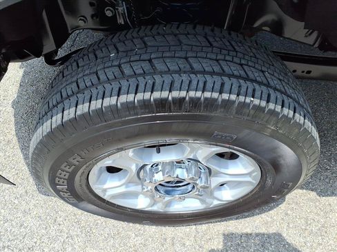 Used 2025 Ford F250 XLT AWD/4WD image 10