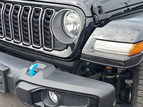 Used 2024 Jeep Wrangler Unlimited w/ Convenience Group AWD/4WD image 35