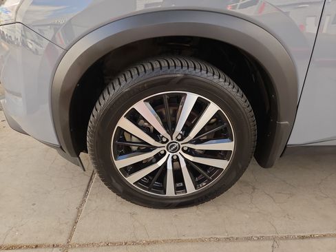 Used 2023 Nissan Pathfinder Platinum AWD/4WD image 24