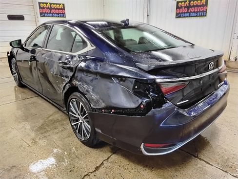 Used 2025 Lexus ES 300h w/ Premium Package FWD image 3