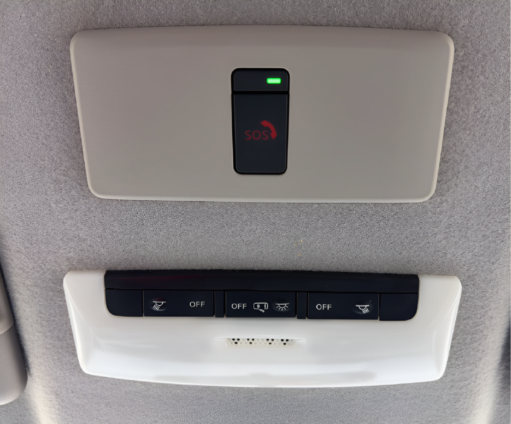 Certified 2024 Nissan Kicks SR w/ SR Premium Package FWD image 24