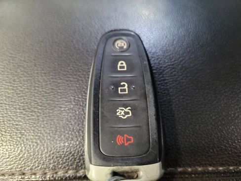 Used 2019 Ford Escape SE FWD image 32