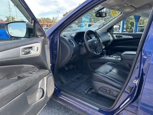 Used 2020 Nissan Pathfinder SL w/ Cargo Package image 7