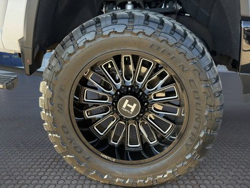 Used 2025 Chevrolet Silverado 2500 LTZ w/ Trail Boss Package AWD/4WD image 10