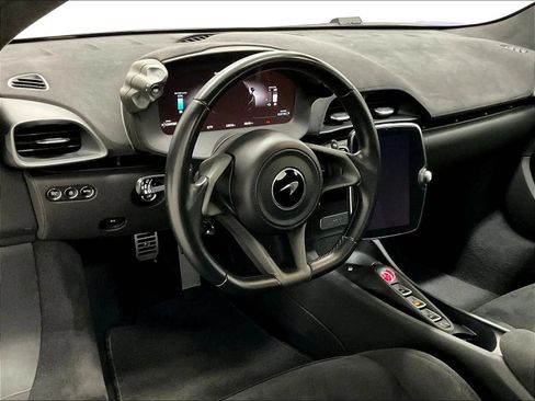 Used 2023 McLaren Artura RWD image 8