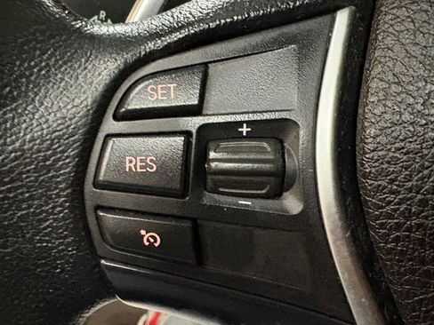 Used 2017 BMW 330i xDrive Sedan AWD/4WD image 33