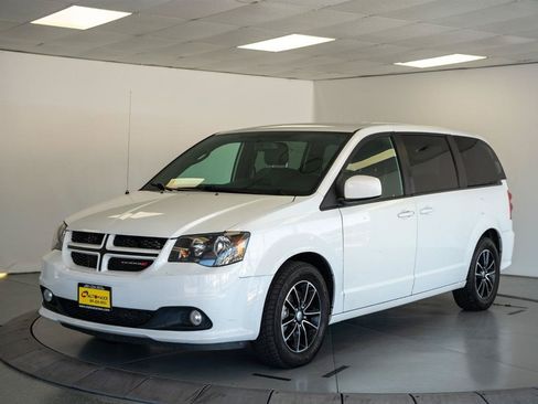 Used 2018 Dodge Grand Caravan GT FWD image 3