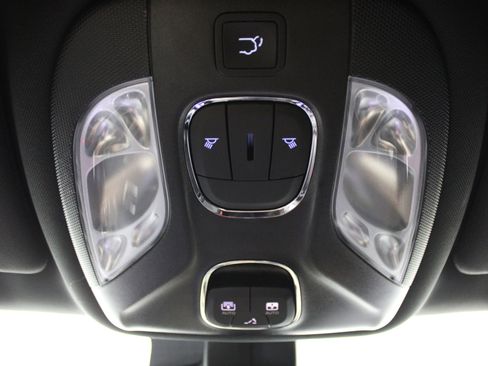 Used 2025 Jeep Compass Latitude w/ Sun & Sound Group image 27