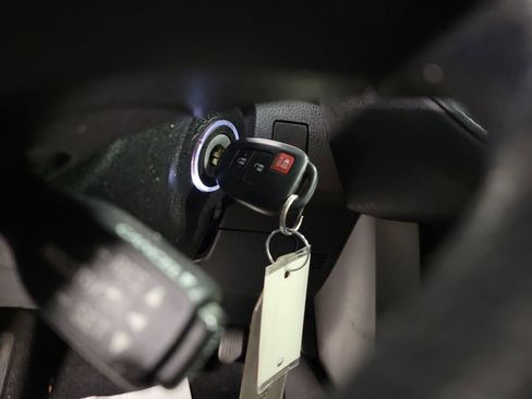 Used 2017 Toyota RAV4 LE image 16