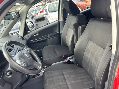 Used 2011 Suzuki SX4 AWD Hatchback image 11