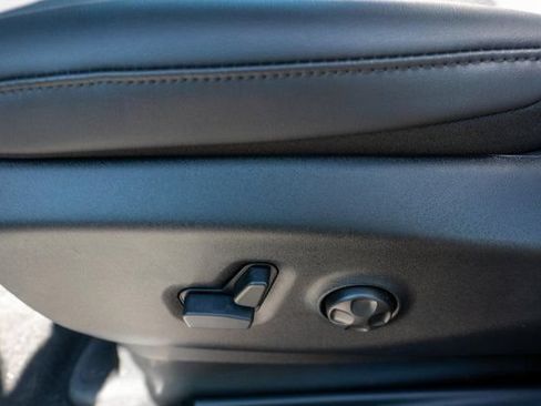 New 2027 Chrysler Pacifica Select FWD image 14