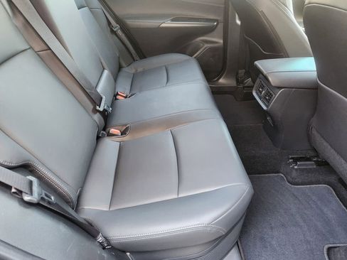 Used 2024 Toyota Venza XLE image 31