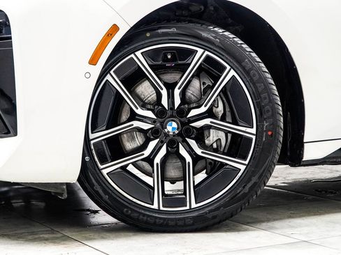 Used 2025 BMW 740i RWD image 6