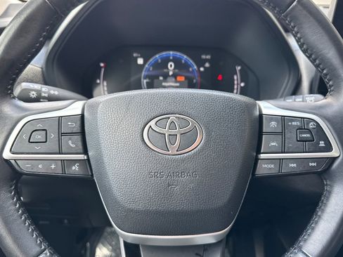 Used 2025 Toyota Grand Highlander AWD image 38