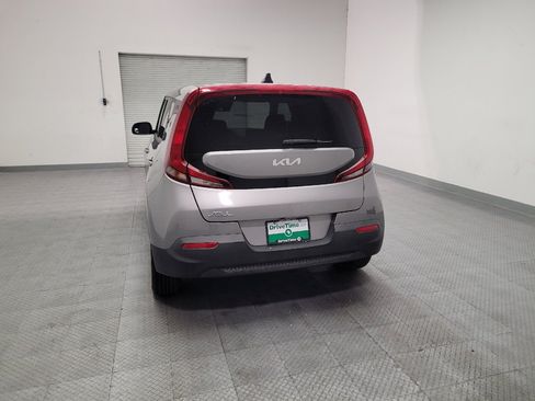 Used 2022 Kia Soul LX w/ Technology Package FWD image 6