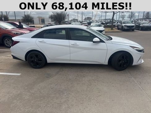 Used 2022 Hyundai Elantra Blue image 2