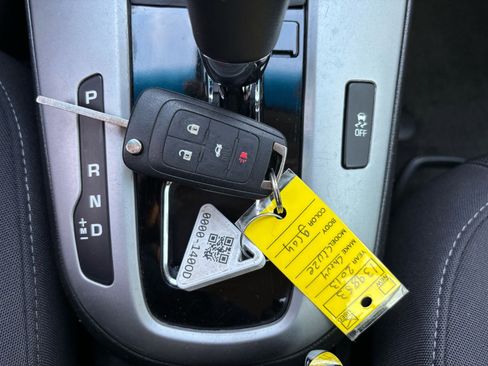 Used 2013 Chevrolet Cruze LT image 29