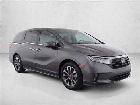 Certified 2024 Honda Odyssey EX-L image 3