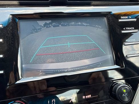 Used 2018 Toyota Camry SE FWD image 22