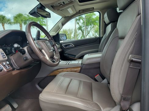 Used 2020 GMC Yukon Denali w/ Denali Ultimate Package AWD/4WD image 14