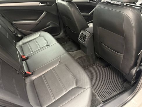 Used 2015 Volkswagen Passat 1.8T SE FWD image 20