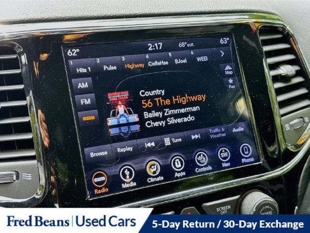 Used 2019 Jeep Grand Cherokee Laredo AWD/4WD image 20