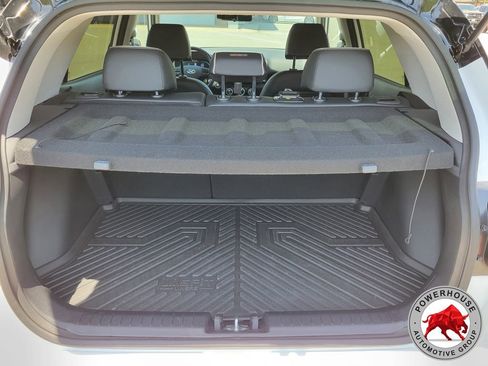 Used 2025 Hyundai Venue Limited FWD image 14