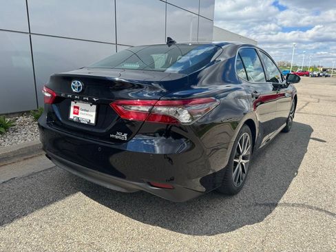 Used 2024 Toyota Camry XLE w/ Navigation Package FWD image 39