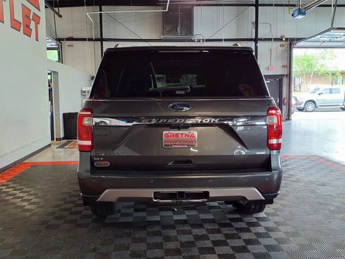 Used 2019 Ford Expedition XLT w/ Equipment Group 202A AWD/4WD image 5
