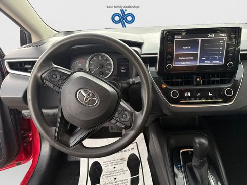 Used 2020 Toyota Corolla LE image 13