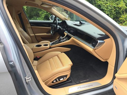 Used 2019 Porsche Panamera 4 AWD/4WD image 26