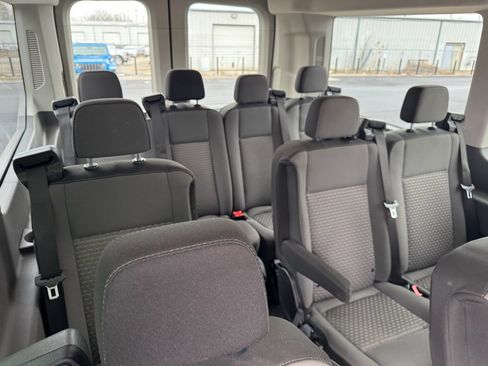 Used 2023 Ford Transit 350 XLT image 32