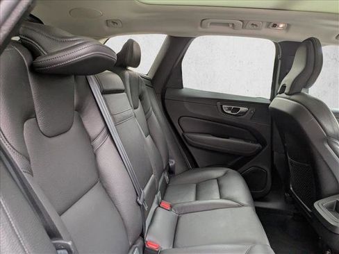 Used 2019 Volvo XC60 T6 Momentum w/ Protection Package Premier image 20