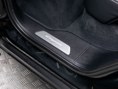 Used 2024 Porsche Cayenne S image 42