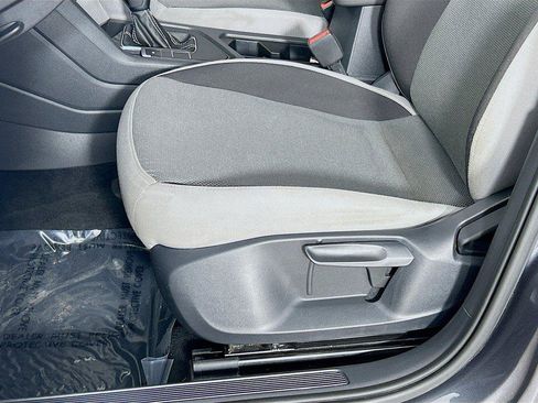 Certified 2023 Volkswagen Taos S FWD image 18