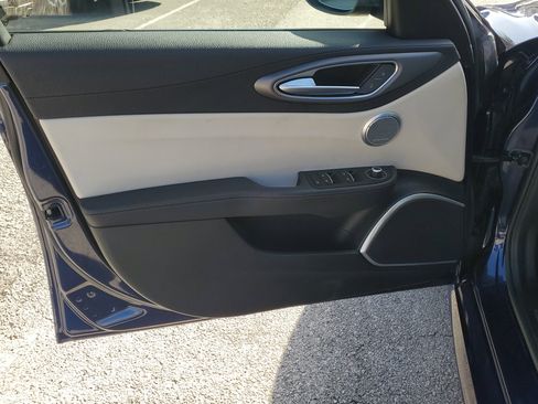 Used 2020 Alfa Romeo Giulia Ti Sport image 19