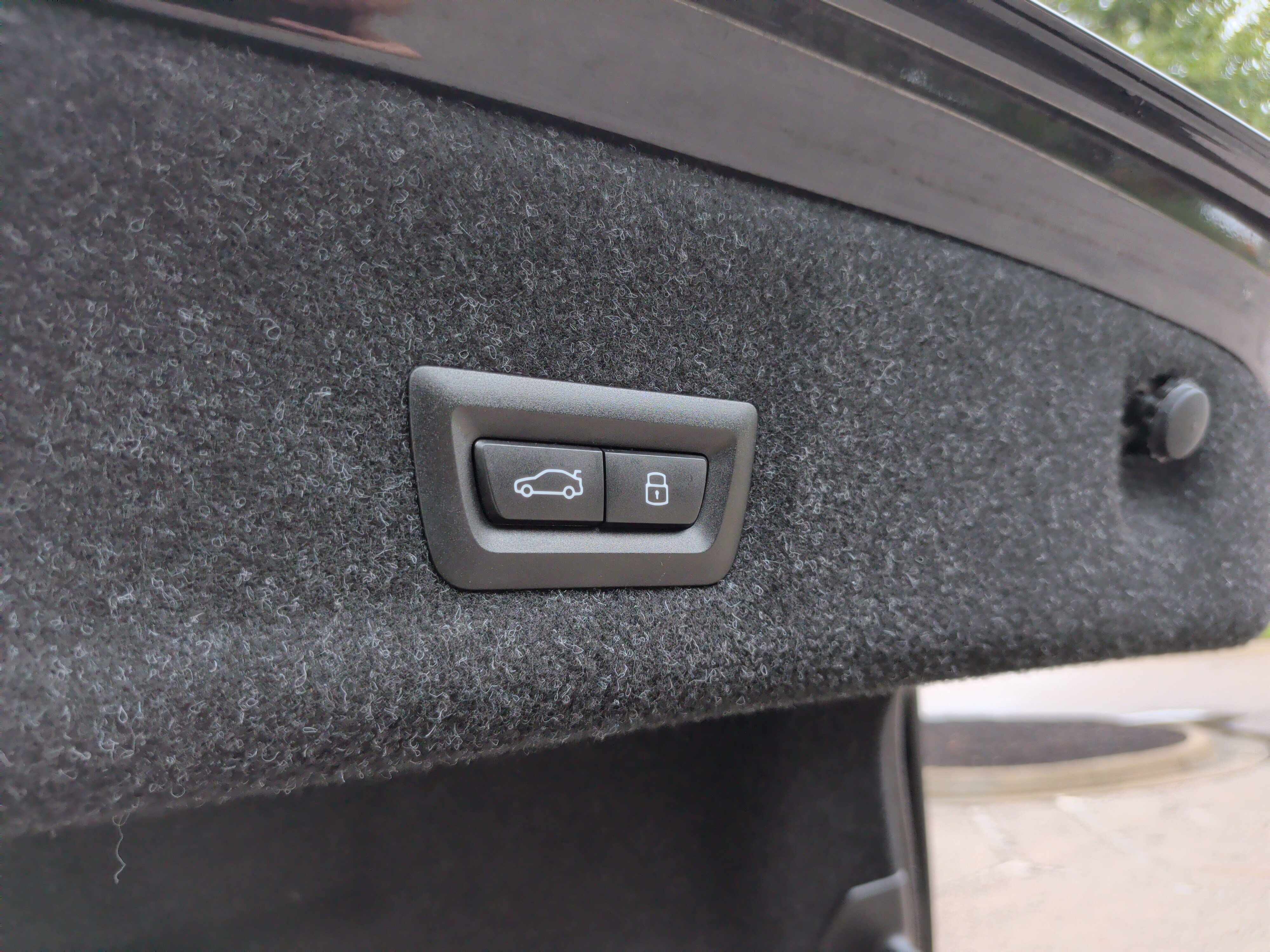 Certified 2025 BMW 330i xDrive Sedan AWD/4WD image 40