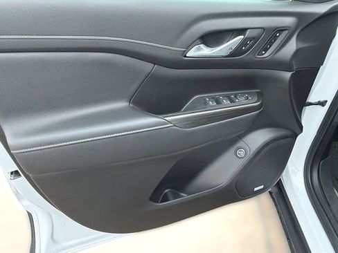 Certified 2023 GMC Acadia SLT w/ Preferred Package FWD image 13