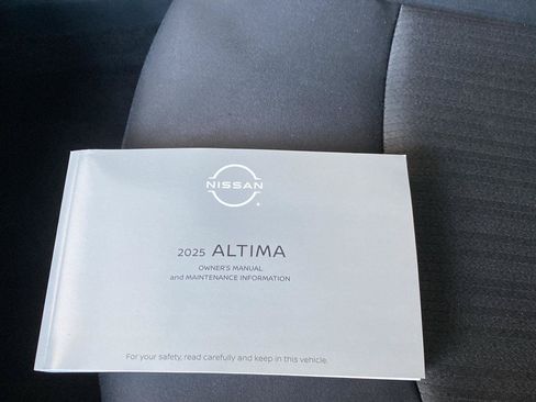 Certified 2025 Nissan Altima 2.5 SV FWD image 36
