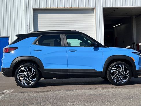 Used 2024 Chevrolet TrailBlazer RS w/ Driver Confidence Package image 3