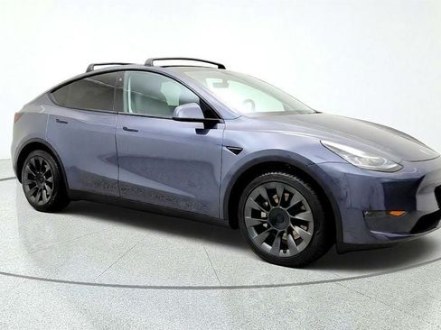Used 2023 Tesla Model Y Long Range AWD/4WD image 3