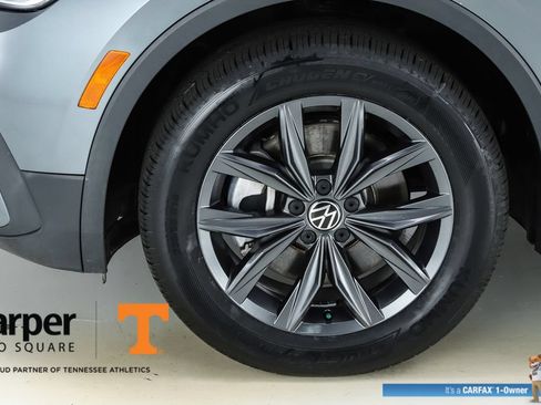 Used 2023 Volkswagen Tiguan SE w/ Panoramic Sunroof Package FWD image 43