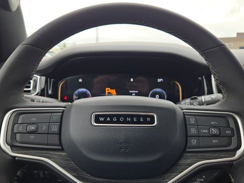 Used 2023 Jeep Wagoneer Series III w/ Preferred Equipment Group image 34