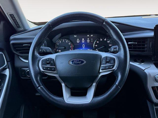 Used 2022 Ford Explorer XLT AWD/4WD image 17