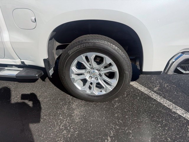 Used 2023 Chevrolet Silverado 1500 LTZ w/ LTZ Premium Package AWD/4WD image 5